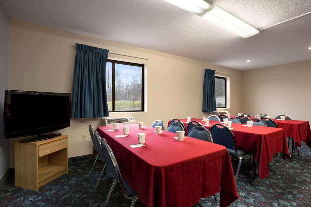 Super 8 by Wyndham Cromwell Middletown - photo 41