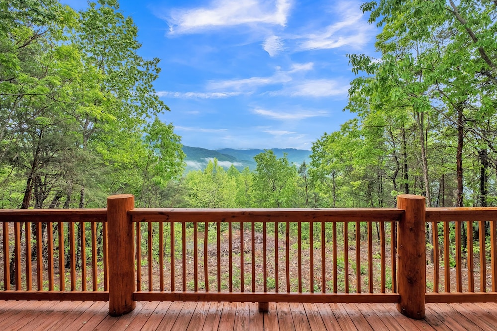 Royal Views Private Mountain Top Cabin 2 Bedroom Cabin by Heavenly Views Resort - photo 26