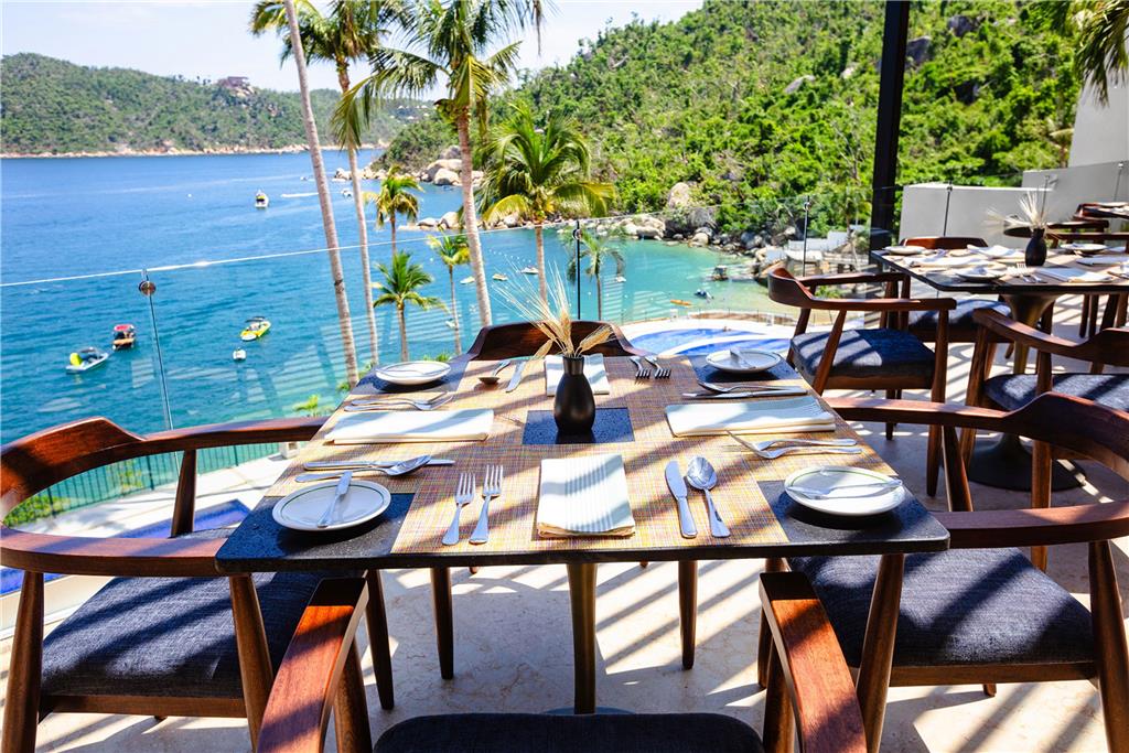 La Huerta terrace