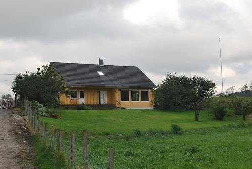Eikeland Gard - last minute hotel in Vikesa