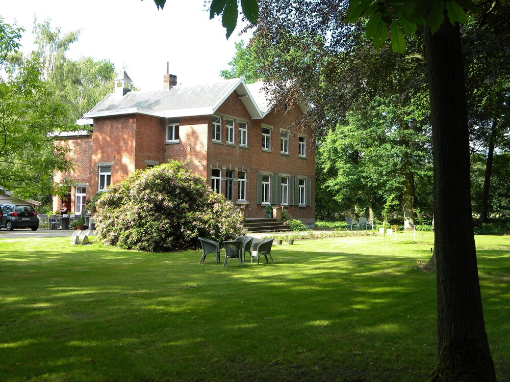B&B Le Refuge — 4-Star Luxury Hotel in Hasselt, Belgium