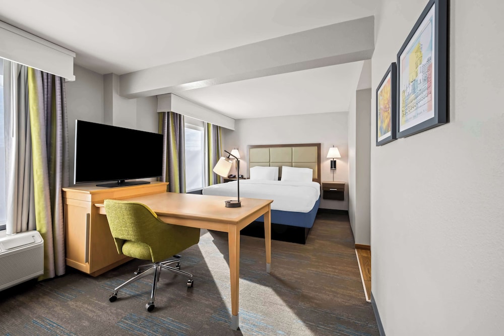 Hampton Inn & Suites Wilson I 95 - photo 24