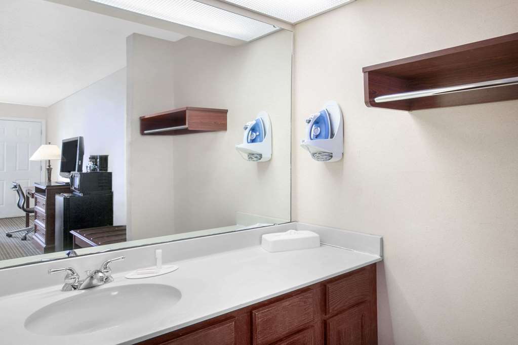 Baymont by Wyndham Tuscaloosa - photo 9