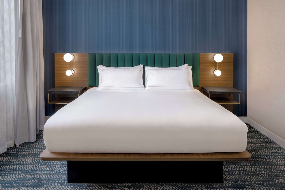 DoubleTree Suites by Hilton Hotel Mt. Laurel - photo 8