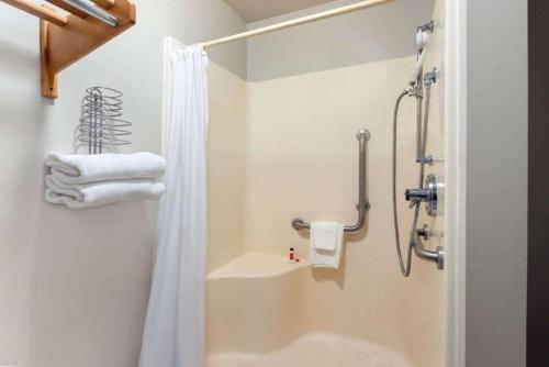 Travelodge by Wyndham Wellington KS - photo 3