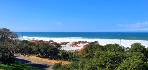 Chesapeake Bay 12 Sleeps 8 Perfect Location — 4-Star Luxury Hotel in Margate, South Africa