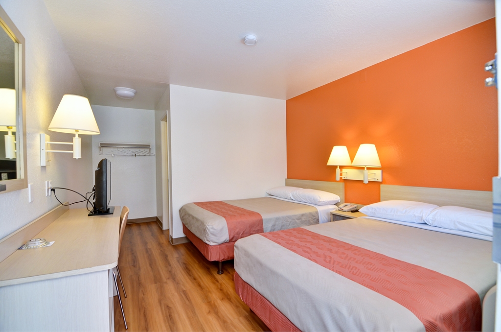 Motel 6 Palm Springs CA East Palm Canyon - photo 27