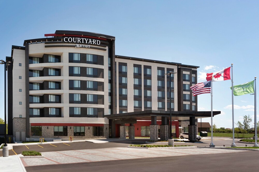 Courtyard by Marriott Toronto Mississauga West in Mississauga, Canada