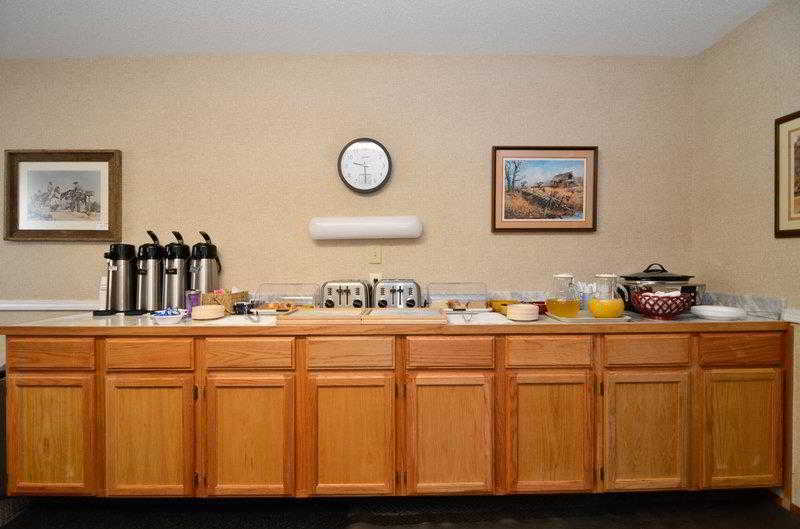 UBar Inn & Suites - photo 12