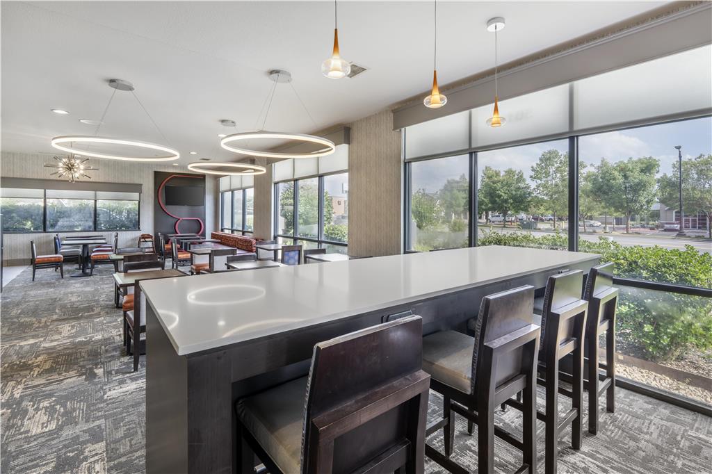 Best Western Plus Castlerock Inn & Suites - photo 8