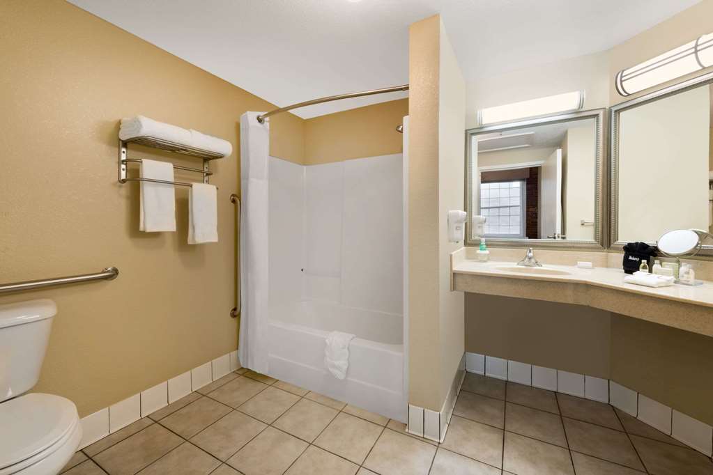 Hawthorn Extended Stay by Wyndham Rome - photo 11