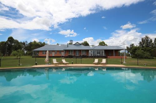 Verona House — 4-Star Luxury Hotel in Pokolbin, Australia