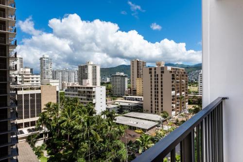 Deluxe 12th Floor Garden View Condo at Waikiki Banyan condo — 4-Star Luxury Hotel in Honolulu, United States
