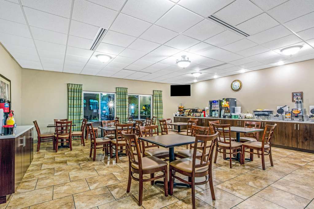 La Quinta Inn & Suites by Wyndham Biloxi - photo 44