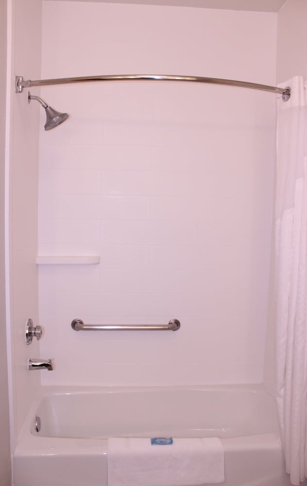 Holiday Inn Express & Suites Mansfield by IHG - photo 33