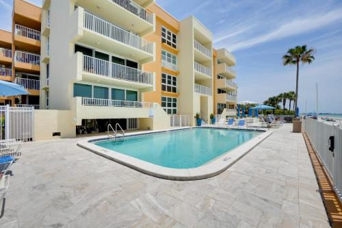 Waterfront Condo with Pool in Redington Beach — 4-Star Luxury Hotel in Saint Pete Beach, United States