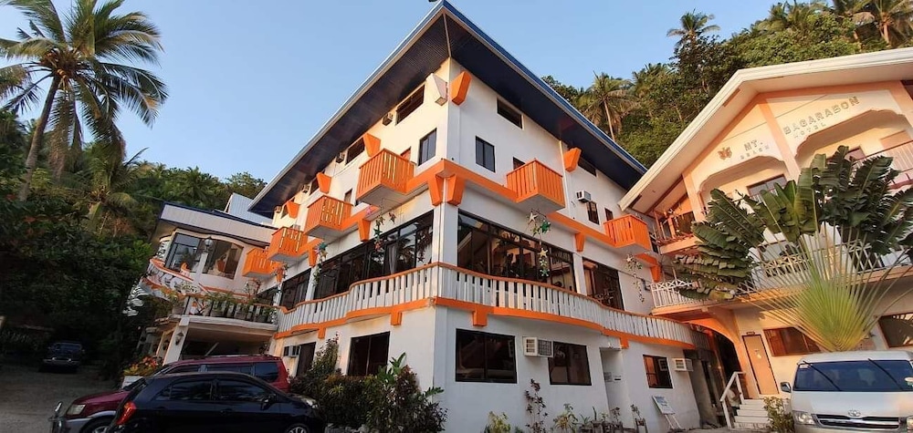 Mt. Bagarabon Beach and Mountain Resort — hotel in Surigao
