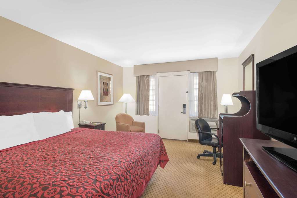 Days Inn by Wyndham Springfield Phil.Intl Airport - photo 7