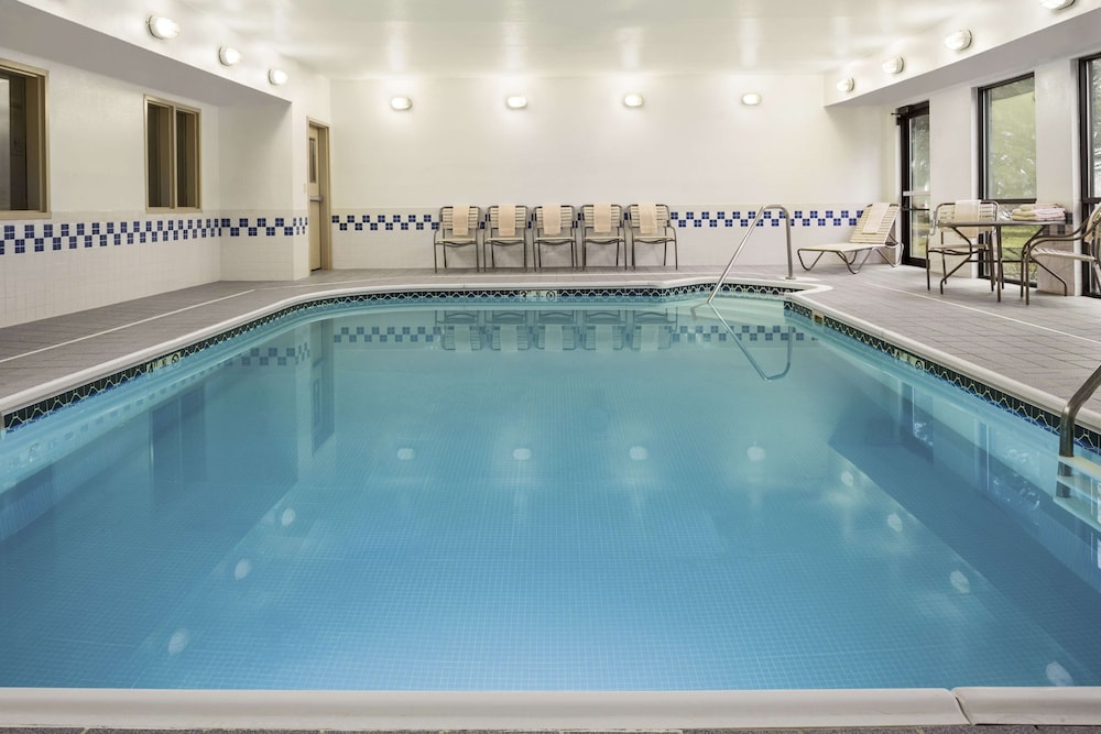 Hampton Inn Findlay - photo 21