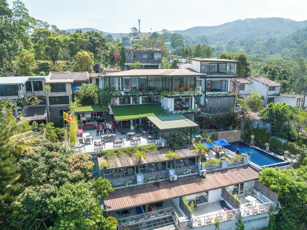 Theva Residency — Kandy — photo 2