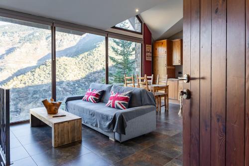 Dúplex con terraza y vistas cerca de Naturlandia — 4-Star Luxury Hotel in Sant Julia De Loria, Andorra