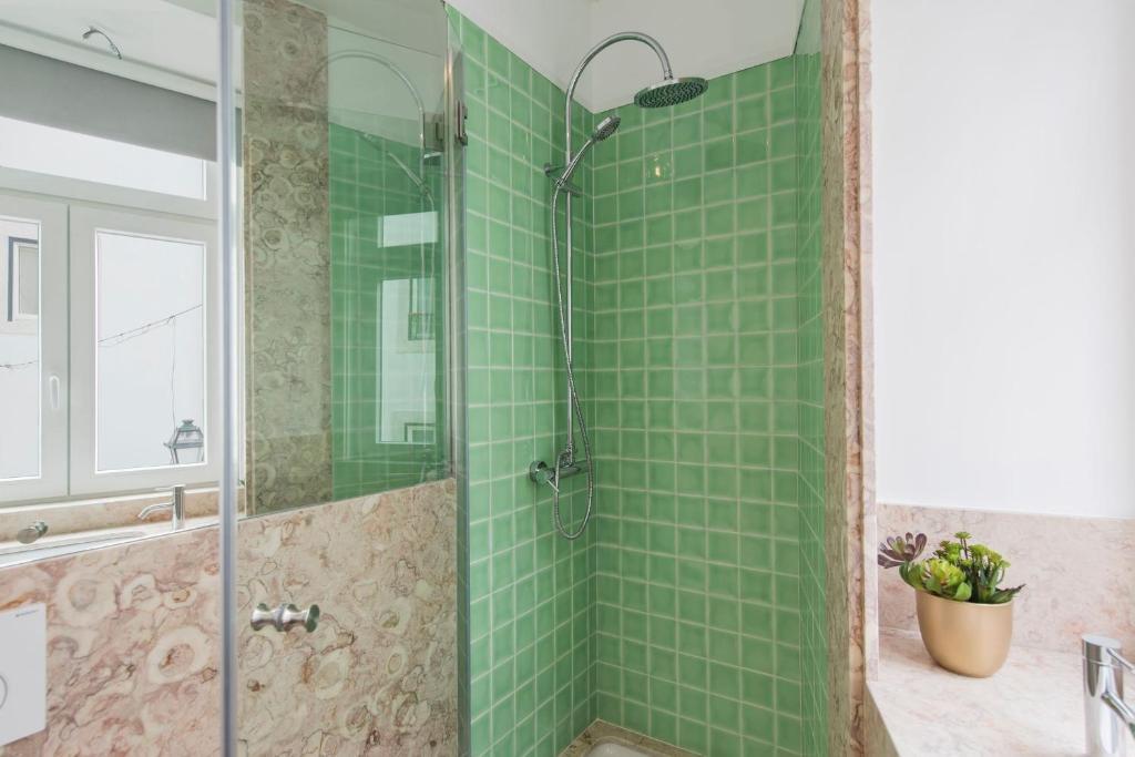 LovelyStay Lusitano's Heart 2BDR Apartment in Alfama — 4-Star Luxury Hotel in Lisbon, Portugal
