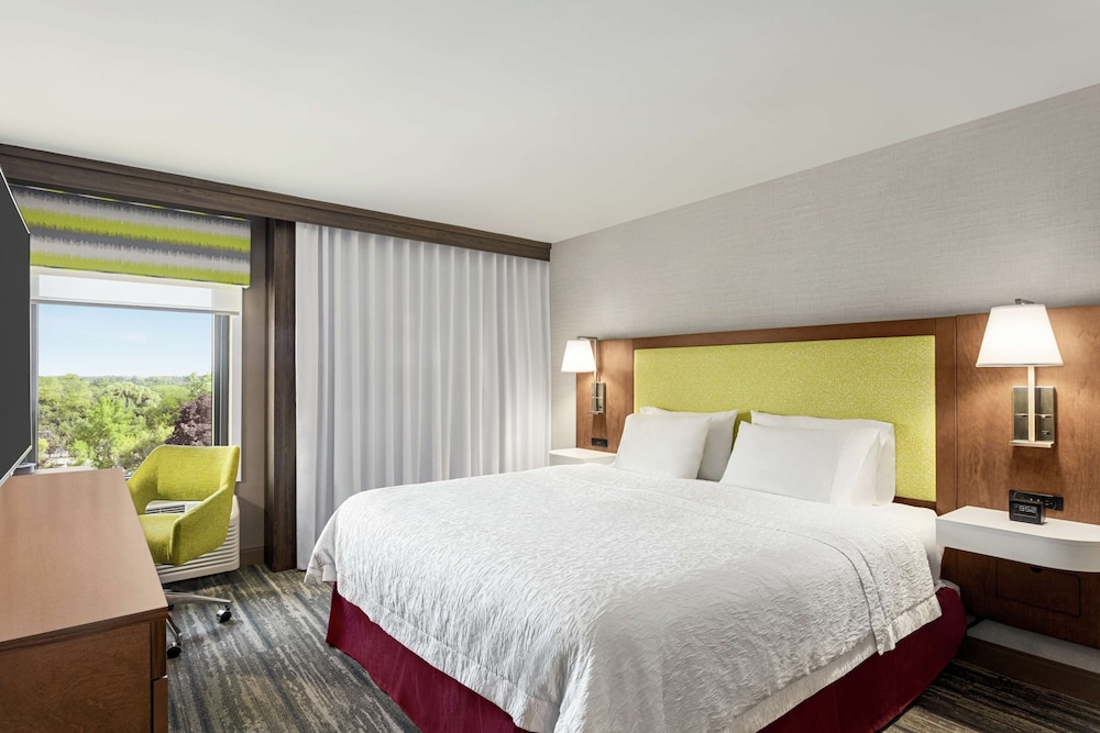 Hampton Inn Milwaukee Brookfield - photo 15