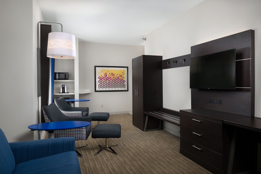 Holiday Inn Express Hotel & Suites Independence Kansas City by IHG - photo 16