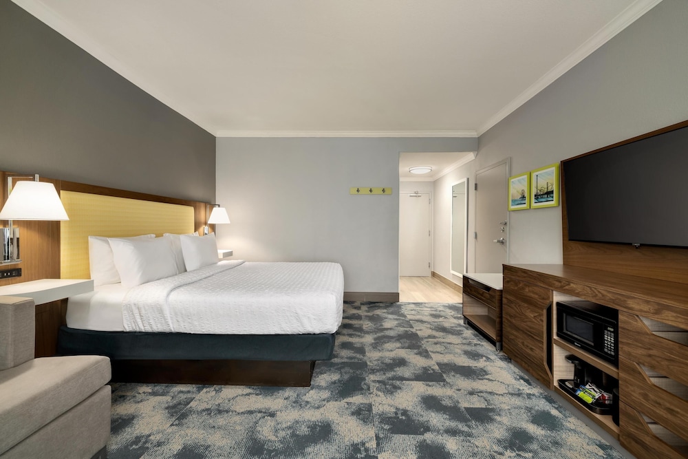 Hampton Inn & Suites Galveston - photo 14