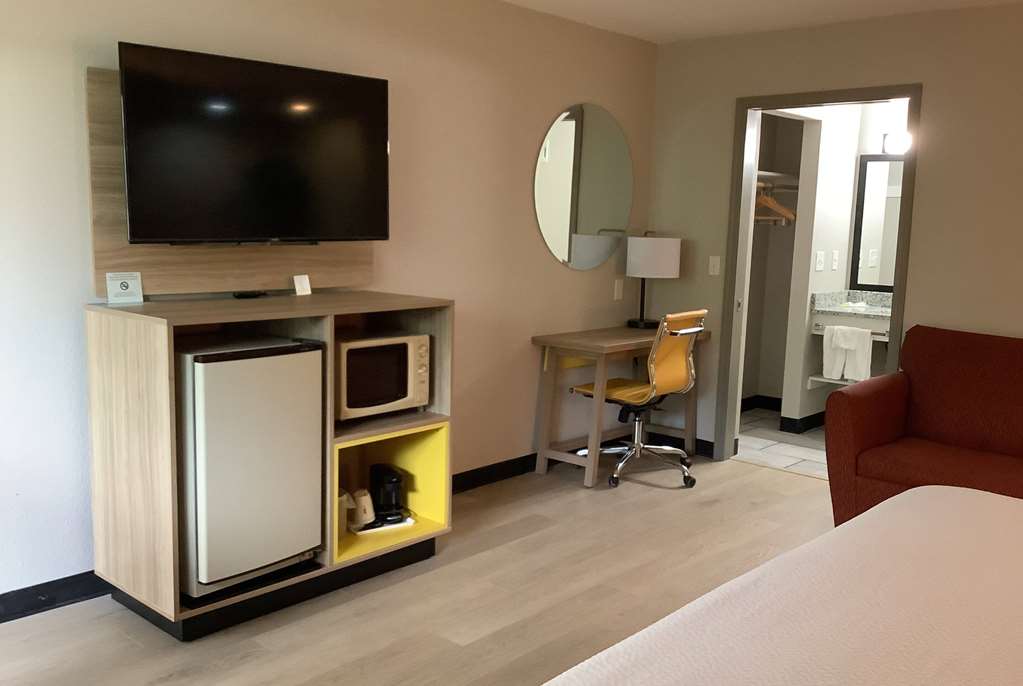 Days Inn by Wyndham Kingdom City - photo 21