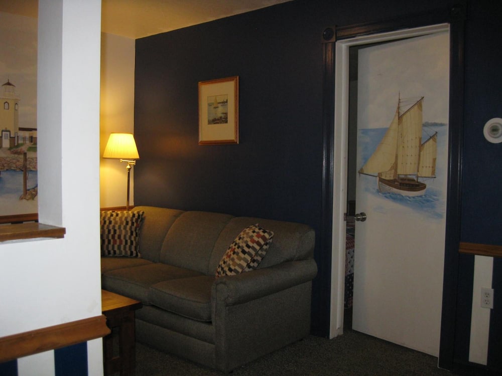 Boyne City Motel - photo 12