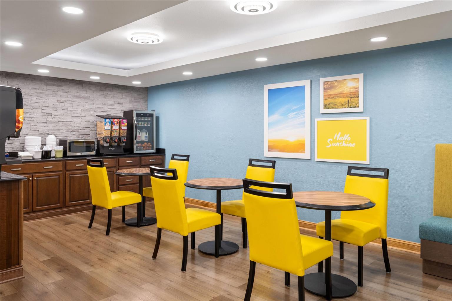 Days Inn by Wyndham Cloverdale Greencastle - photo 40