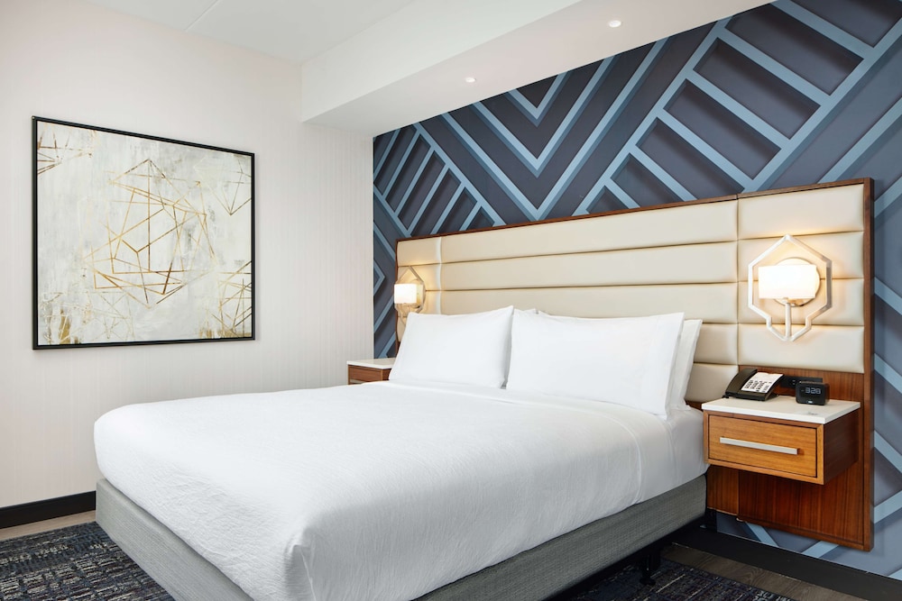 Embassy Suites by Hilton Atlanta Airport North - photo 9