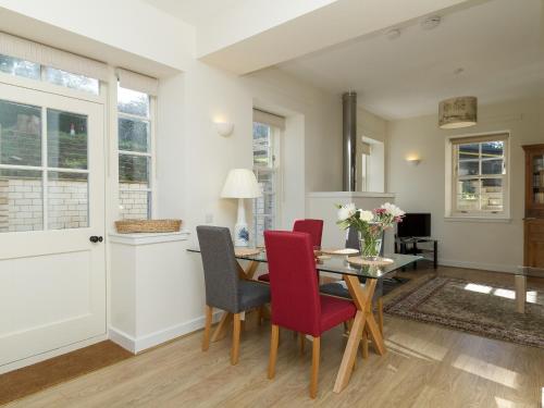 Two The Stables - carbon neutral hotel in Dalrymple