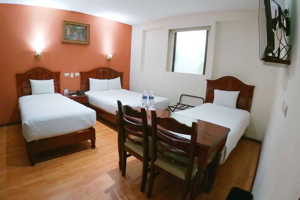 1 double, 2 twin bed non smoking