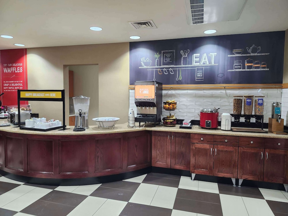 Hampton Inn Great Falls - photo 27