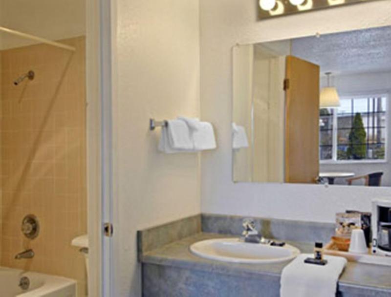 Redwood Inn — hotel in Crescent