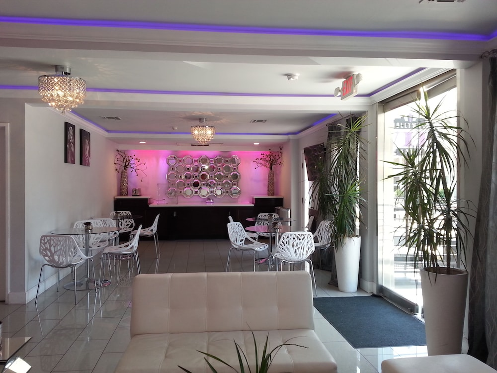 Hollywood VIP Hotel - photo 12