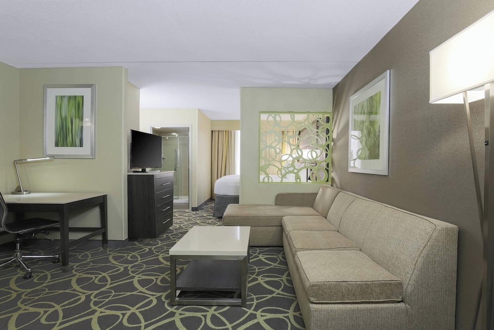 Springhill Suites Marriott Quail Springs - photo 10