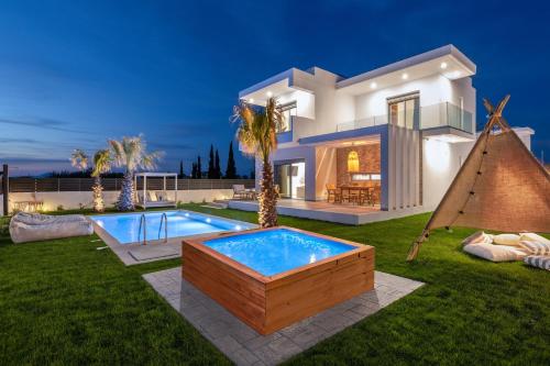 Martini Villas — 4-Star Luxury Hotel in Kremasti, Greece