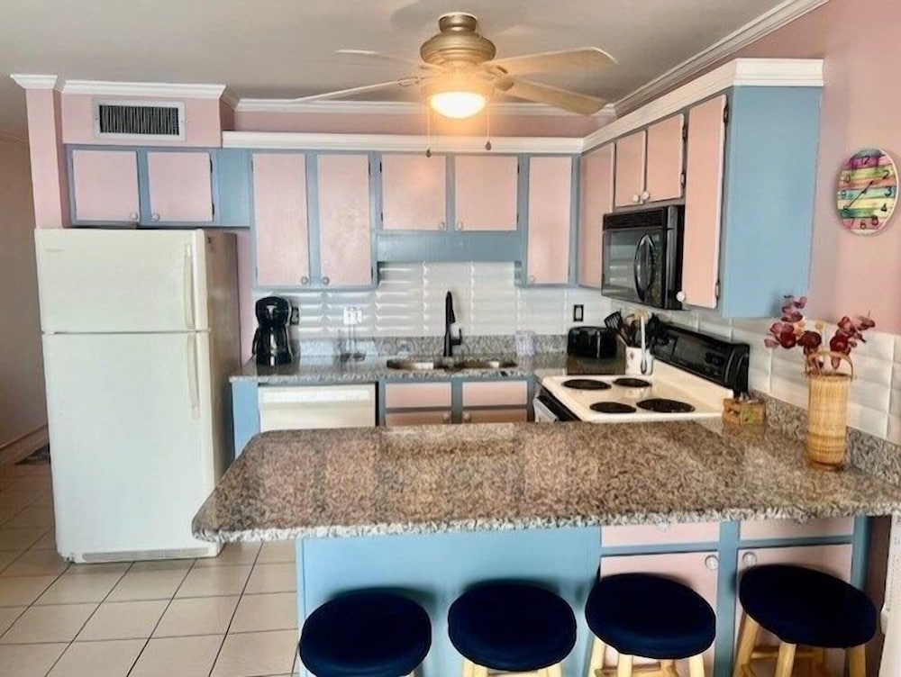 Royal Garden Resort 914 2 Bedroom Condo by RedAwning - photo 7