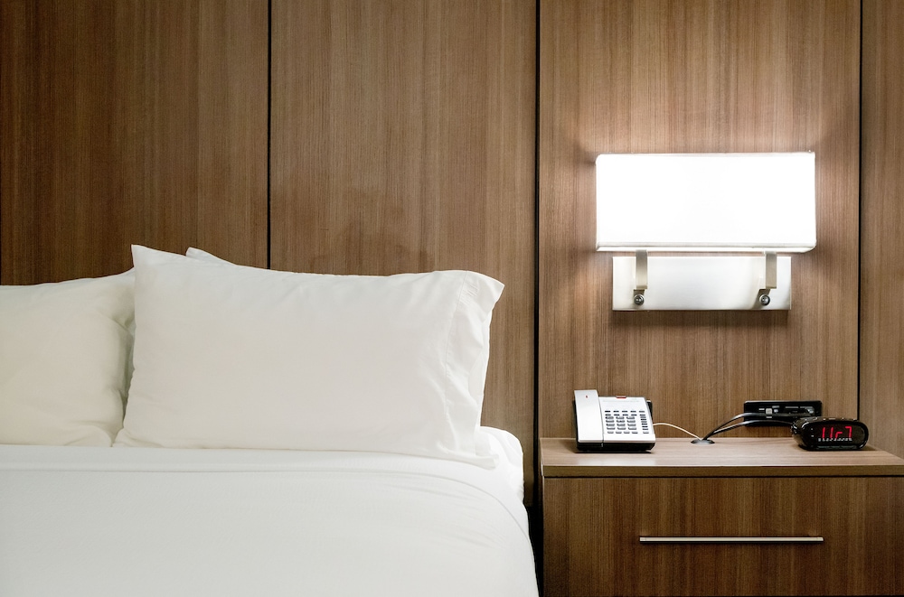 Holiday Inn Nashville Vanderbilt Dwtn an IHG Hotel - photo 3