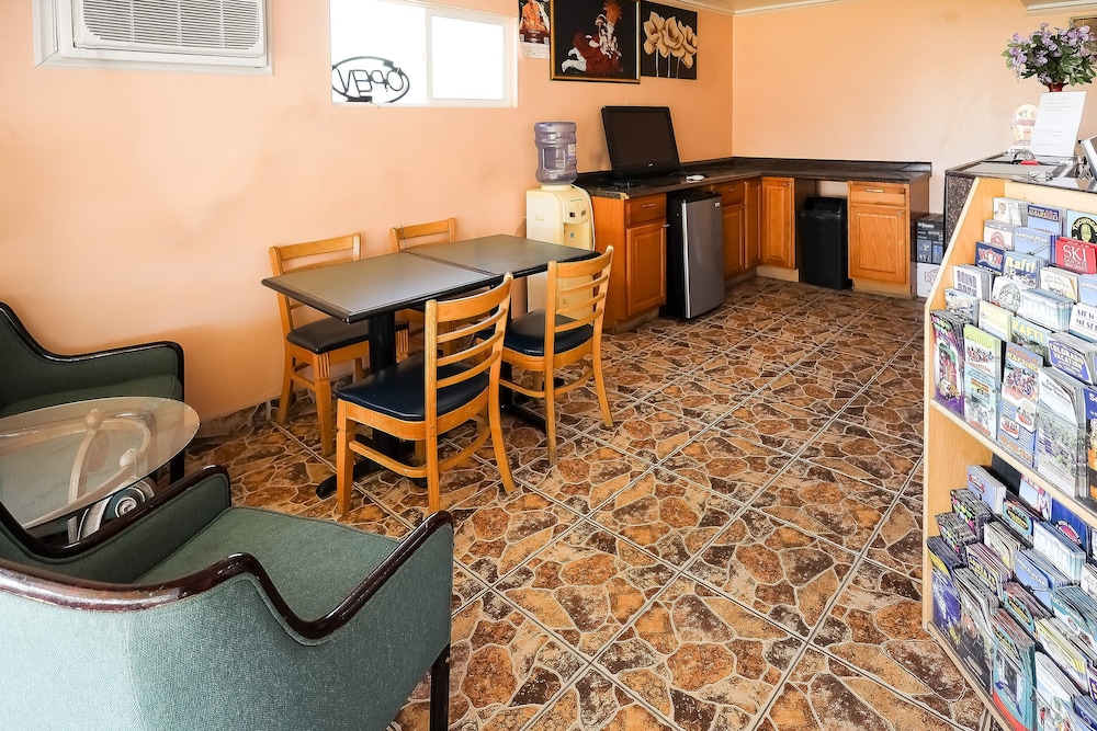 Route 66 Inn - photo 3