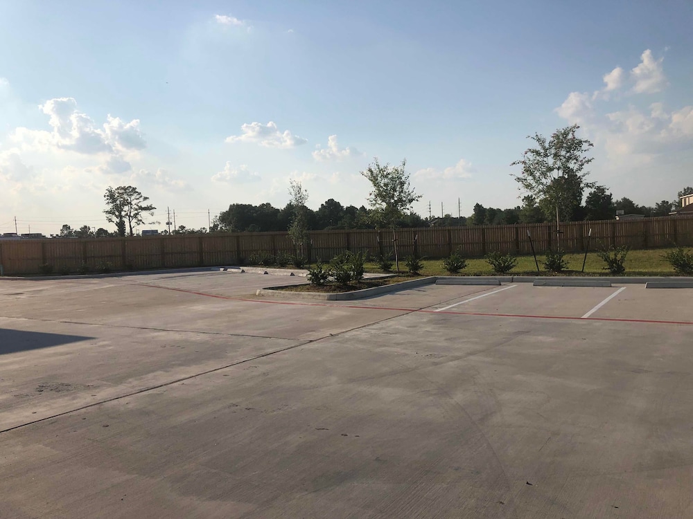 Atlantis Inn and Suites - photo 30