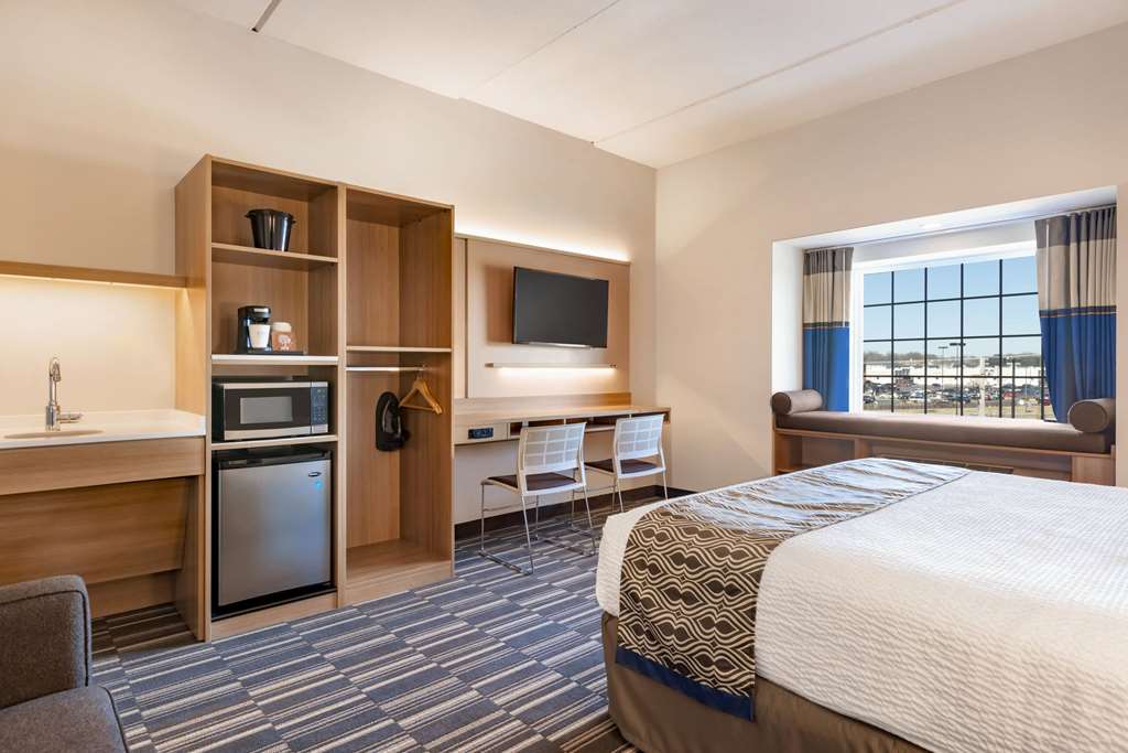 Microtel Inn & Suites by Wyndham Gambrills - photo 10