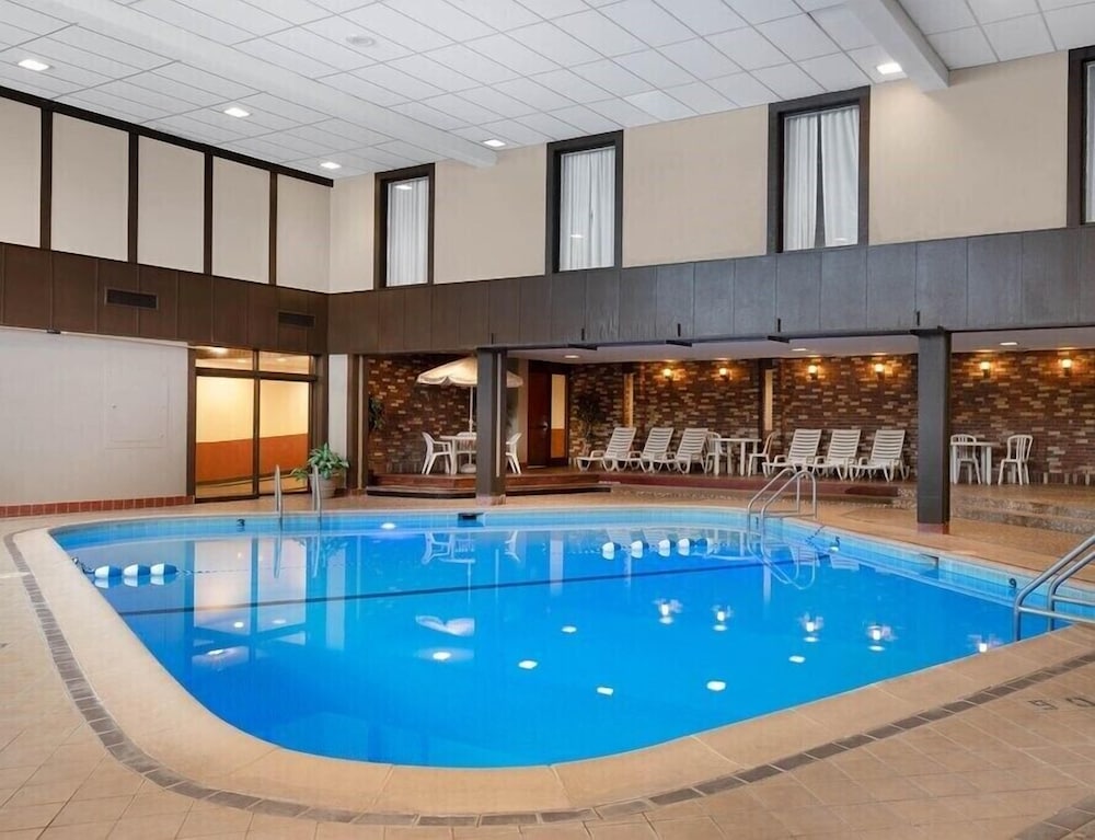 Ramada by Wyndham Albert Lea - photo 63