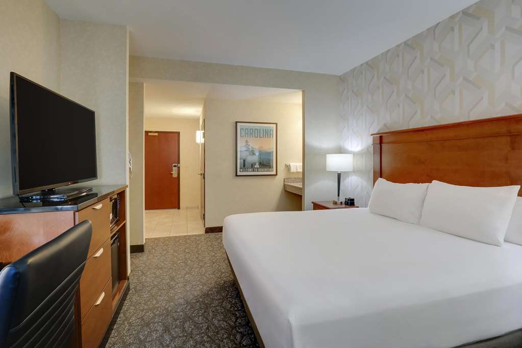 Drury Inn & Suites Charlotte University Place - photo 33