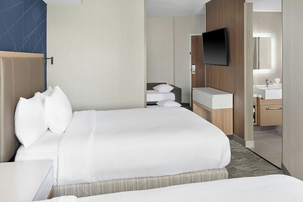 SpringHill Suites by Marriott Lansing - photo 9