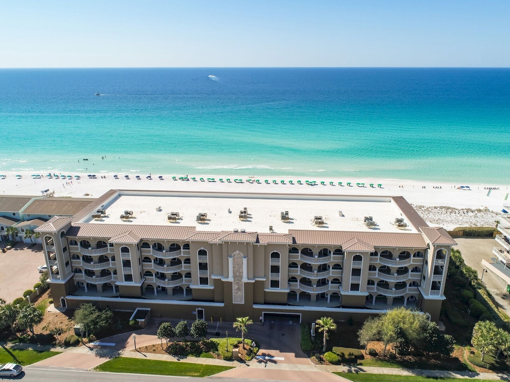 Villa Coyaba Destin — 4-Star Luxury Hotel in Destin, United States