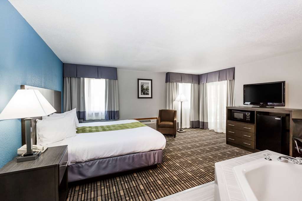 Baymont by Wyndham Pella - photo 17